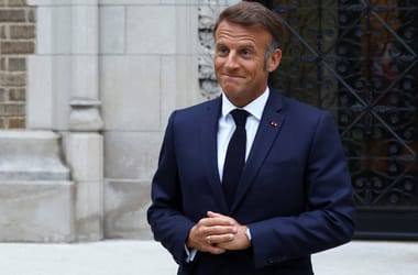 Macron: Putyin egy ogre a kapuink előtt