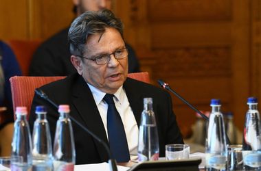 „A végrehajtói bűnszervezet a Schadl-Völner páros lekapcsolásával nem ért véget” – Kiss Ferenc volt végrehajtót kérdezte a parlamenti vizsgálóbizottság