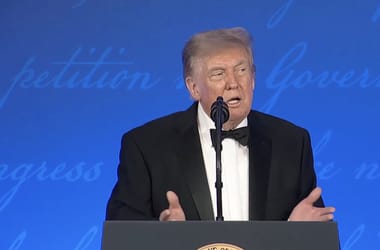 Videó: Trump egy női újságíró külsejére tett megjegyzést, majd egy transznemű influenszerhez hasonlította