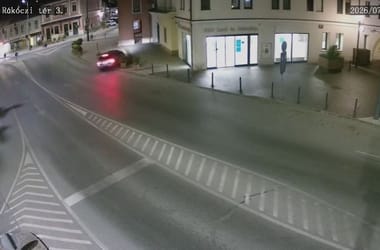 Nem sikerült a mutatvány, a virágládákat tarolta le egy száguldozó Esztergomban – videó