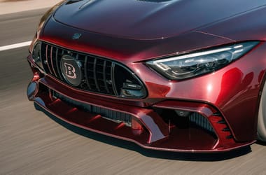 1000 lóerős, nyitott tetős Mercedes szabadul rá a közutakra