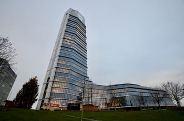 A Mol nem működteti tovább a kekváját, amellyel a határon túli focit, az MCC-fesztet és Káel Csabát támogatták Orbánék alatt