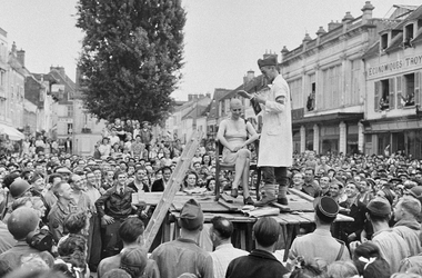 A „vad” tisztogatástól az ellenálló nemzet mítoszának építéséig: így békült meg a francia társadalom a világháború után