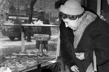 A vasárnapi sütizés nyomában – hogyan lett életünk része a krémes, a mignon és a Dobos-torta?