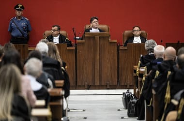 Harminckét embert ítéltek el a több mint negyven halálos áldozattal járó genovai hídomlás miatt