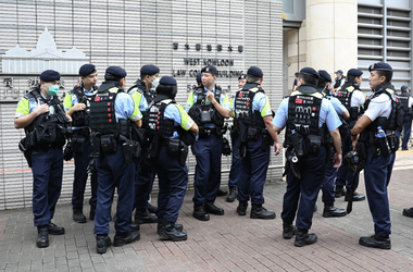 Tizennégy ellenzéki aktivistát találtak bűnösnek Hongkongban egy mérföldkőnek számító perben