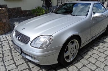 Negyed évszázados, de alig használt Mercedes SLK-t kínálnak eladásra
