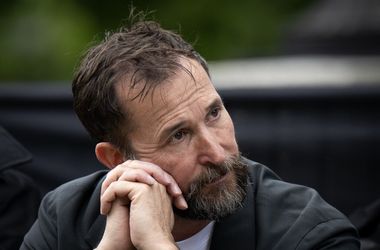 Noah Wyle lett a világ legszexibb férfija, de mit szól majd George Clooney?