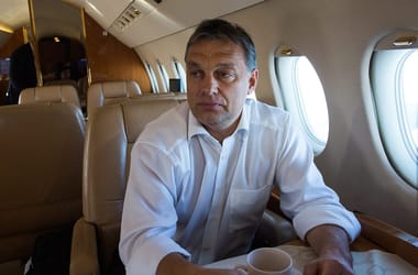 Orbán Viktor elismerte, hogy gyakran az állam fizeti a magánrepülős útjait, azt mégsem tudhatjuk meg, mennyiért
