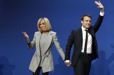 Beperelték Macronék a trumpista influenszert, aki azt állítja, hogy a francia first lady férfinak született