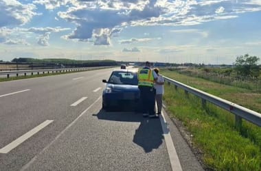 Negyven kilométert ment a forgalommal szemben egy 