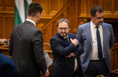 Abszolút számszínház: körülbelül 2500 milliárd forintot kell találnia 2027-ben a Tisza-kormánynak