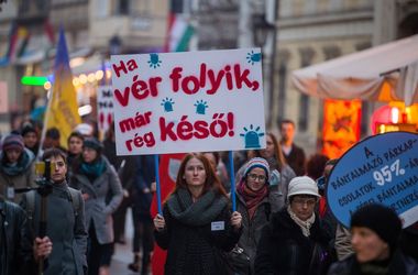 „Zengenek Józsefváros közterei, társasházai a nők és gyermekek elleni erőszaktól” – a kerület nagyobb figyelmet fordít a kapcsolati erőszak megelőzésére