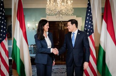 Standard: A magyar kormány hagyta magát befűzni Trumpék propagandacéljaira?