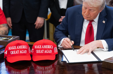 New York Times: Trump pont azt az autokráciát igyekszik bevezetni, amelyet elutasítottak az alapító atyák
