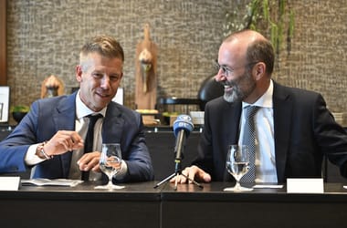 Weber: Magyar Péter egyértelmű felhatalmazást kapott, hogy megváltoztassa az országot, és pontosan ezt teszi
