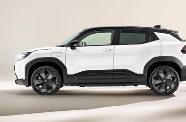 Benzinmotort szerel villanyautóiba a Toyota