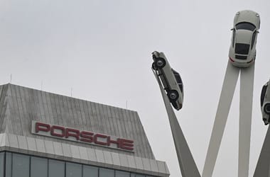 Ötmilliárd eurót veszít a Volkswagen a Porsche villanyautós terveinek bukásán