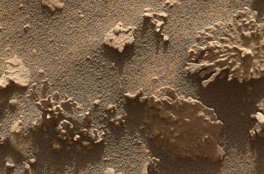 Ősi víz jelenlétére utal egy nagyon furcsa szikla, amit most talált meg a NASA a Marson
