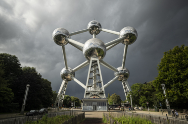 Szeretettel Brüsszelből: az Atomium hosszú árnyéka