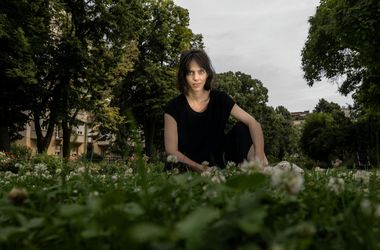 Ingyen elérhetővé vált Kemény Lili Margó-díjas regénye hangoskönyvben, a szerző felolvasásában