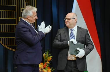 Tóta W. Árpád: A bocsi megvolt, elő az ocsmányságokkal