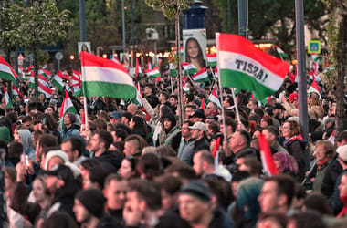 Huffington Post-elemzés: Vissza tud-e táncolni az USA a szakadék széléről a magyar példát követve?