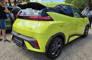 Robbantott a BYD az európai piacon 2025-ben, és lassan jönnek a szegedi autók