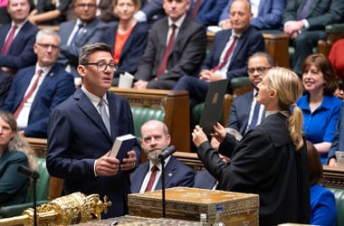 A vártnál előbb lehet új kormányfője a briteknek, de ez sem garancia semmire