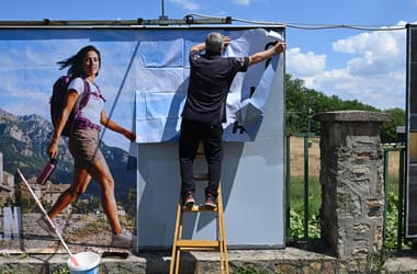 Plakátcégek végveszélyben: Simicska leuralta, a Tisza kicsinálja?