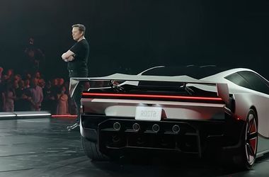 Gyanús részleteket szúrtak ki a Tesla új Roadsterén, nem minden az, aminek látszik