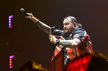 „Az egész pályafutásunk összeforrt” – Deák Bill Gyulától búcsúzik Nagy Feró, Tarr Zoltán és Presser Gábor