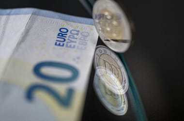 Kissé összekapta magát péntek délelőtt a forint