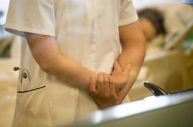 Pert indított a TASZ segítségével egy édesapa, mert az utolsó pillanatig nem tájékoztatták arról, hogy felesége gyógyíthatatlan