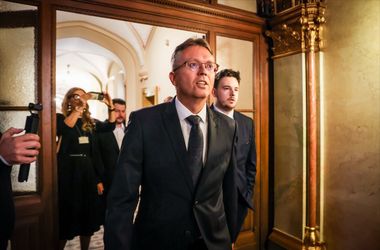 Hankó Balázs a mentelmi bizottság előtt: Tételesen cáfolni fogom a hamis vádakat