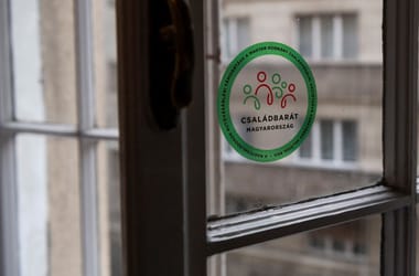 Házkutatást tartottak a Családbarát Magyarország Központnál