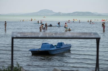 Ürülékkel szennyezett víz folyt a Balatonba Szemesnél
