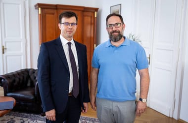 Bóka János személyesen is egyeztetett a Sziget főszervezőjével a Kneecap fellépéséről