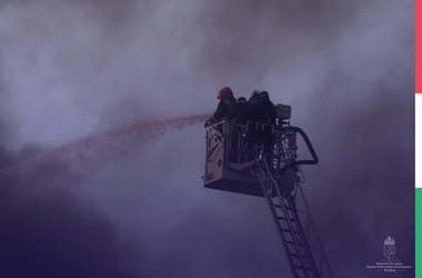 Háromezer négyzetméteren égtek napelemek egy soroksári raktárépület tetején