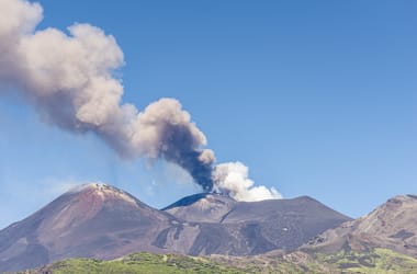 Lezárták Catania repülőterét az Etna mozgolódása miatt