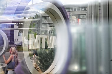 Amikor Várhegyi Attila zsaroló üzenetet küldött, majd jött a szerződés felbontása