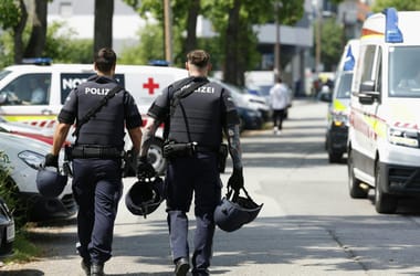 Csőbombát és búcsúleveleket is találtak a grazi ámokfutó otthonában