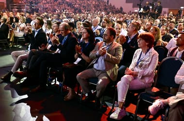 Az Orbán-kormány volt államtitkára tűnt fel a Tisza-kongresszus első sorában