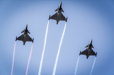 Már nem titok: mégsem gyakorlat, hanem Hende gesztusa volt a Gripen-parádé a Fradi stadionavatóján