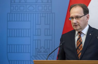 Hoppál Péter „felszabadított” Karabahról beszélt, bocsánatkérést vár az örmény nemzetiségi szószóló