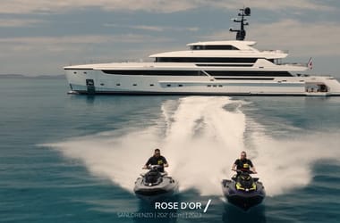 Saját vízi vidámpark és jet ski-k – promóciós videóval csalogatnak bérlőt a Mészároshoz köthető Rose d’Or jachtra