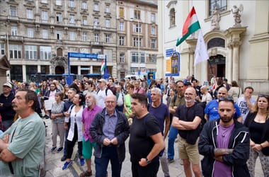 Még a vihar sem állíthatja meg Hadházyt abban, hogy megtartsa keddi tüntetését