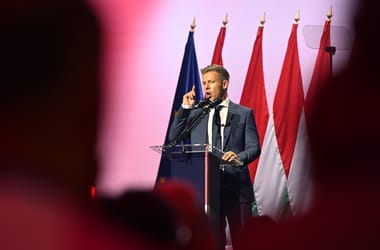 Itt van Magyarék belső mérése: már fej fej mellett a Tisza és a Fidesz a kétharmadhoz szükséges kormánypárti fellegvárban