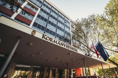 Nyílt pályázatot hirdetett a kormány tíz kormánymegbízotti tisztség betöltésére