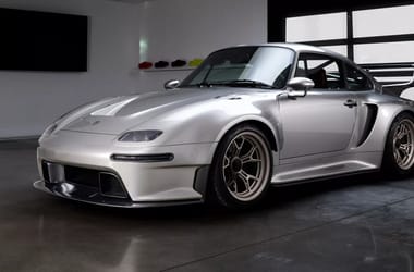 Léghűtéses 1000 lovas, pehelykönnyű retró Porsche tűnt fel a színen
